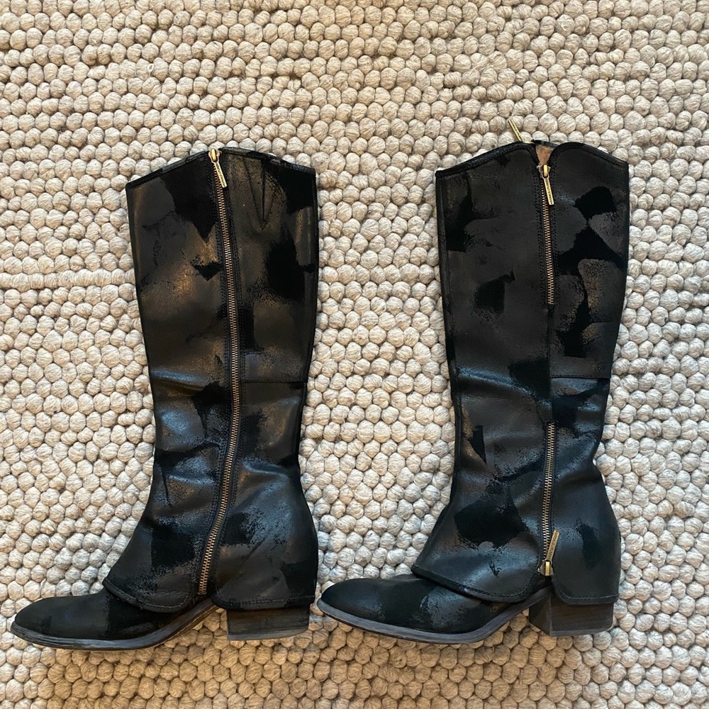 Donald Pliner black leather knee boots!